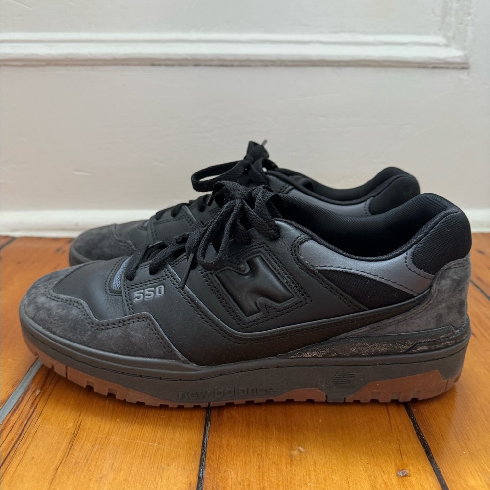LIKE NEW Men’s New Balance BB550, black/grey, Size 9